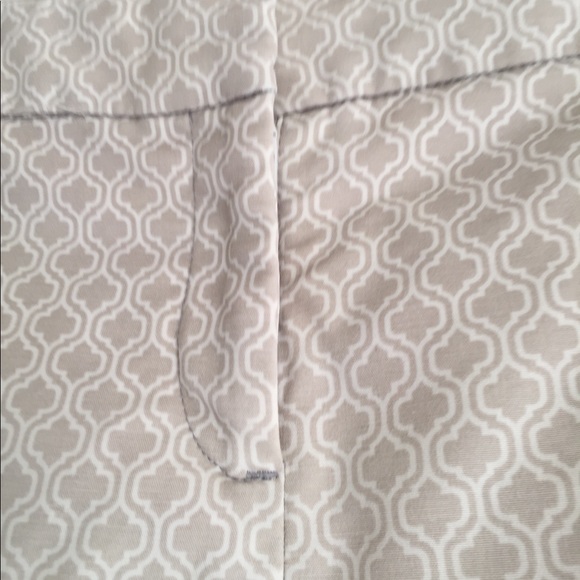 SOLD.  Adrienne Vittadini Pants - Picture 3 of 5